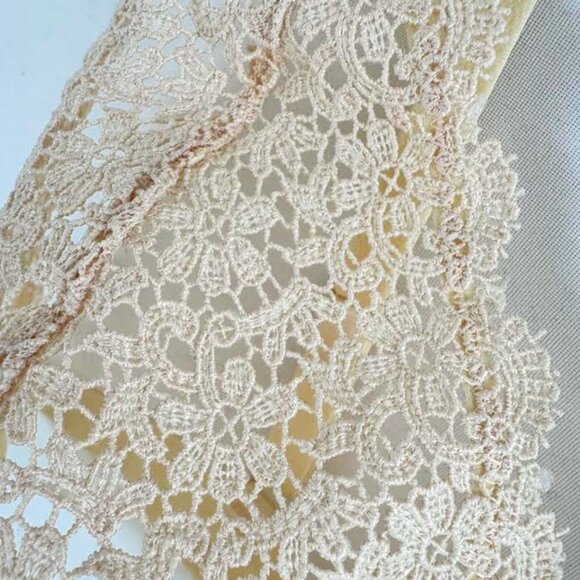 Lace Bralette in Cream - Picture 3 of 7